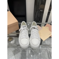 Miu Miu Casual Shoes